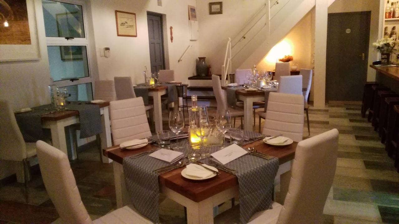 Gastro BlueSky Arniston Guest House