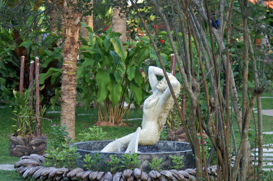 Meerjunfrau im garten Hotel Le Duc de Praslin