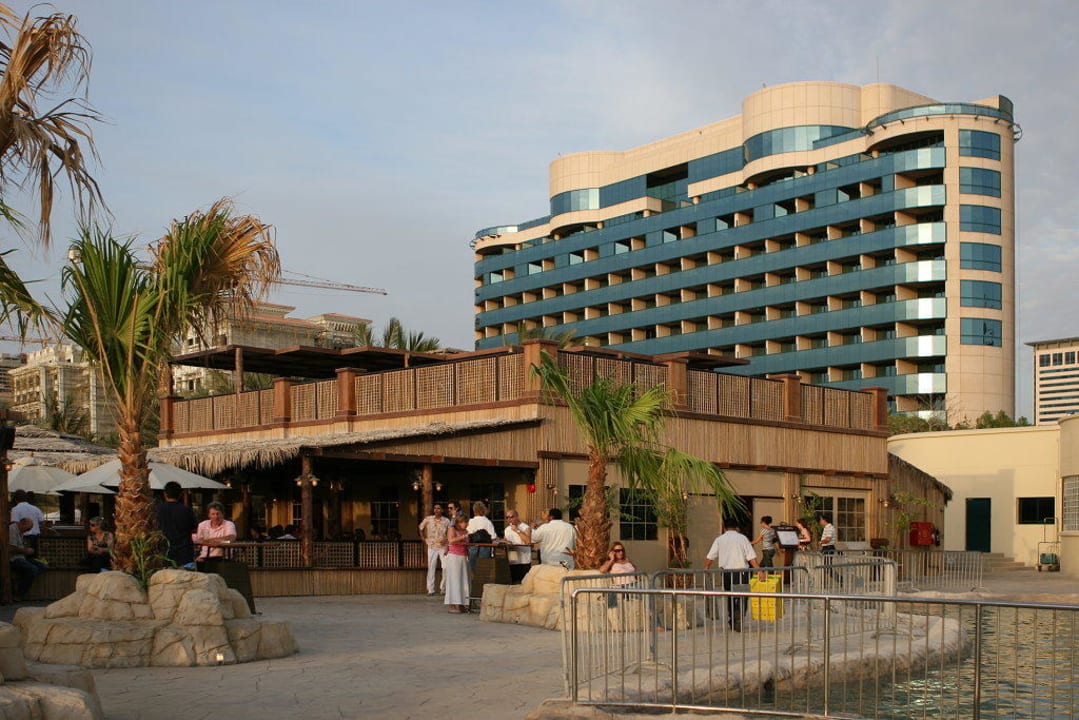 Barasti - Bar Le Meridien Mina Seyahi Beach Resort & Waterpark