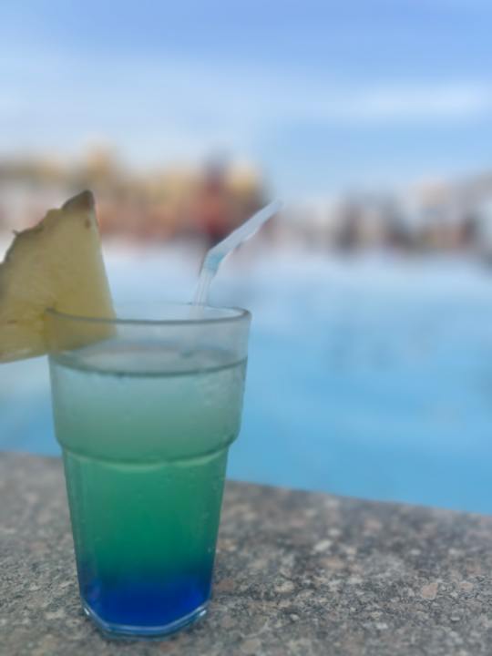 Pool Serenity Alpha Beach