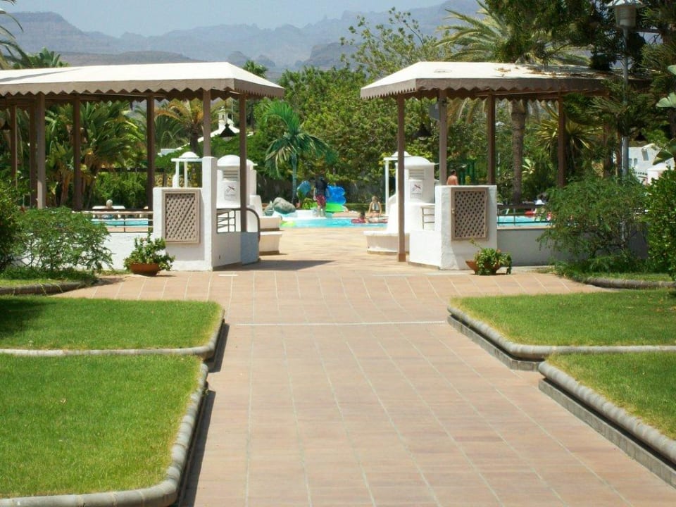 Der Weg zum Pool Bungalows Cordial Sandy Golf