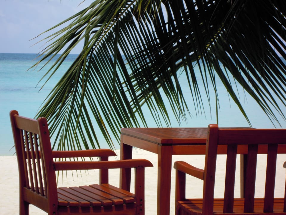 Aussentisch Restaurant Veligandu Maldives Resort Island