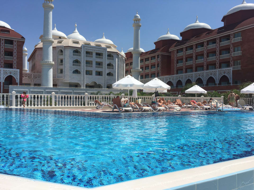 Pool Royal Taj Mahal Hotel