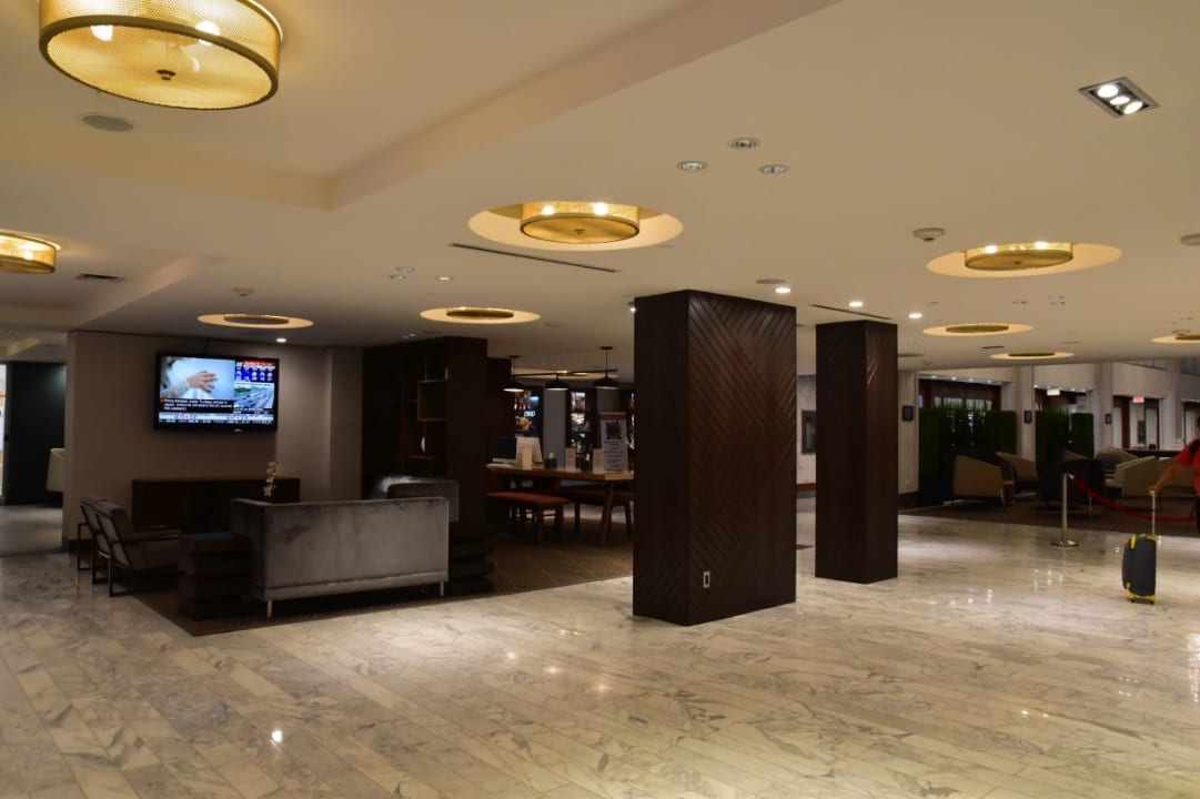 Lobby Holiday Inn Toronto Downtown Centre