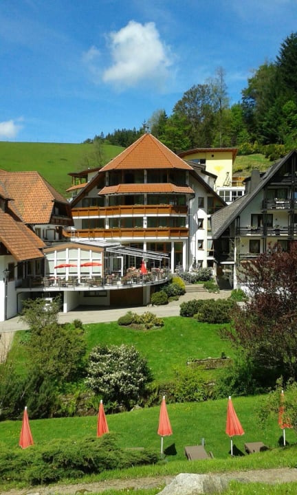 Außenansicht vom Hotel Adler Naturparkhotel Adler