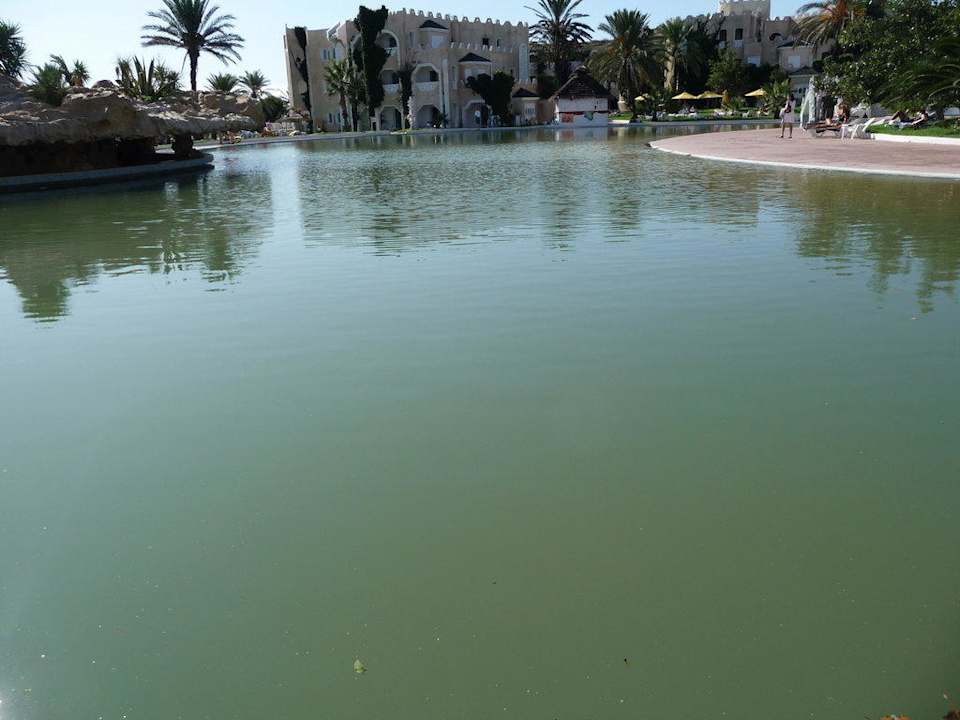 Pool nach dem Dauerregen von 14 Stunden Mahdia Beach & Aquapark