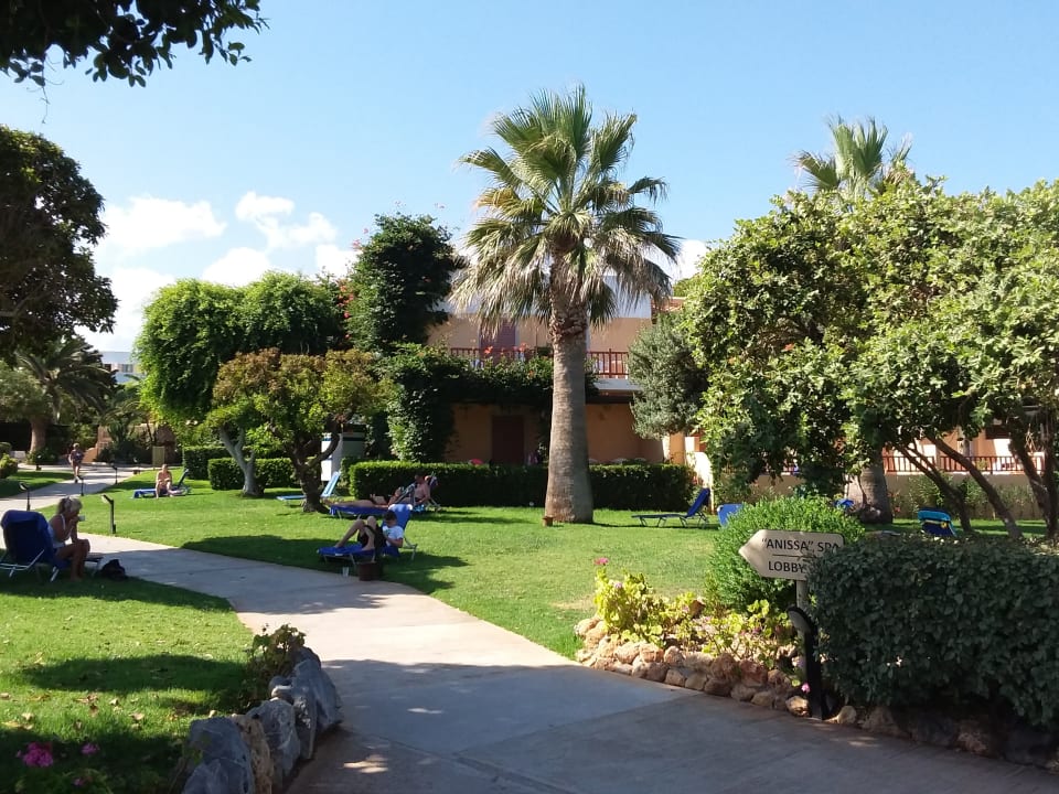 Gartenanlage Anissa Beach & Village