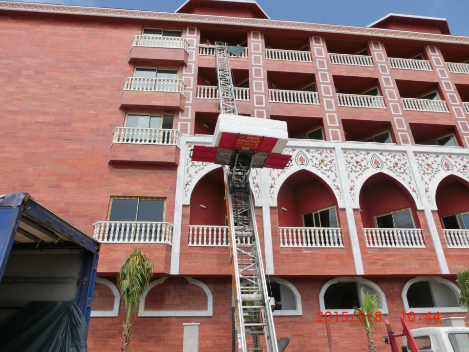 ....ab in die oberste Etage Royal Taj Mahal Hotel