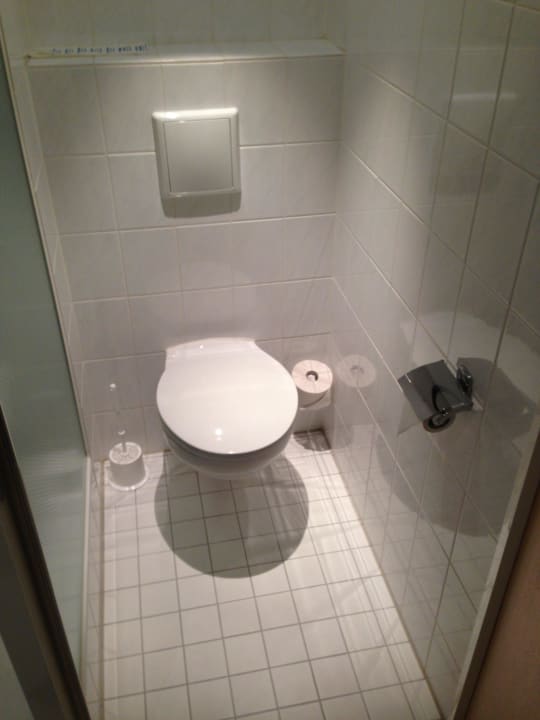 WC Holiday Inn Express Frankfurt - Airport