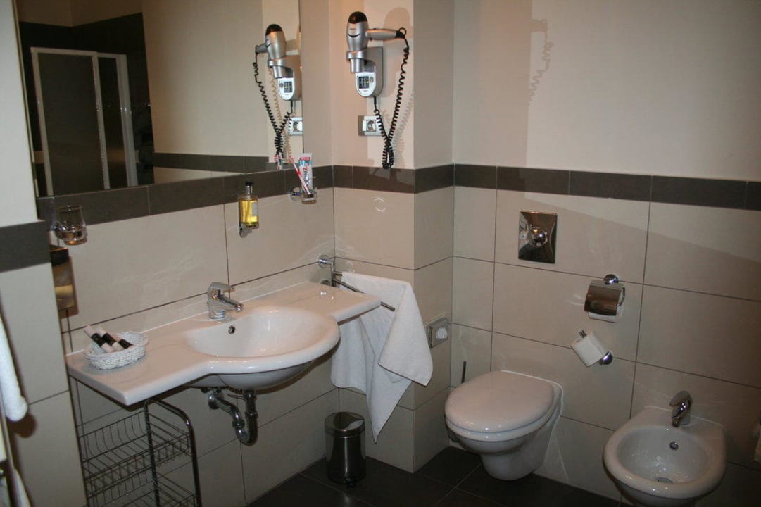 Badezimmer mit Bidet Hotel Sovereign