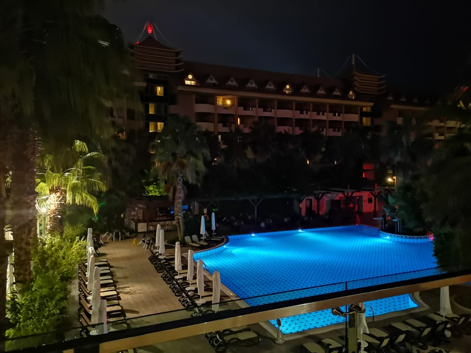 Pool Port Side Resort Hotel