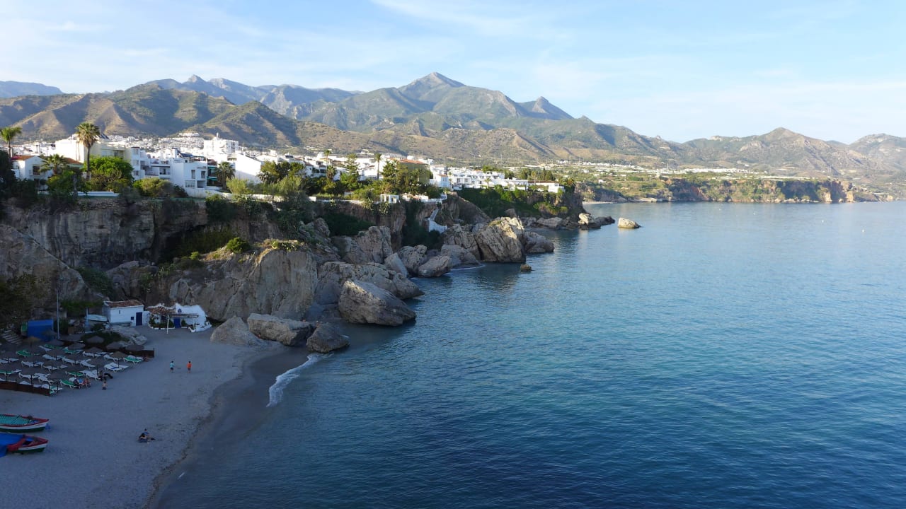 Nerja, auf den Klippen, mit seinem Parador Hotel Parador de Nerja