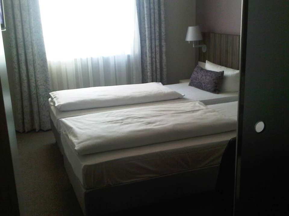 Blick ins Zimmer Premier Inn Nürnberg City Nordost