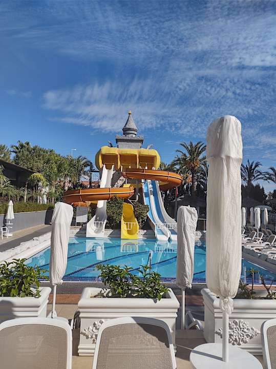 Pool Well Palace Side