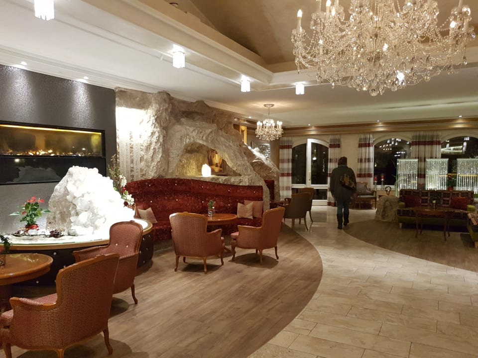 Lobby Hotel Bergknappenhof