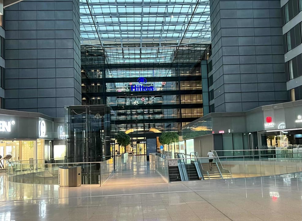 Außenansicht Hilton Frankfurt Airport