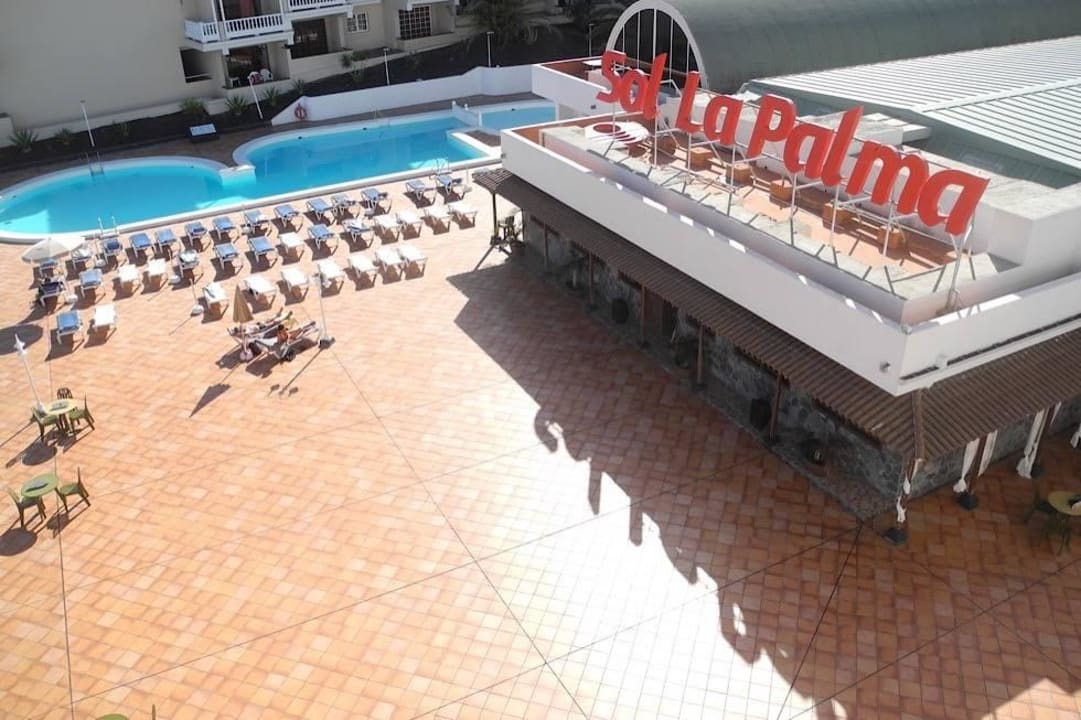 Hauptpool im Innenhof (Landseite) Melia La Palma Hotel