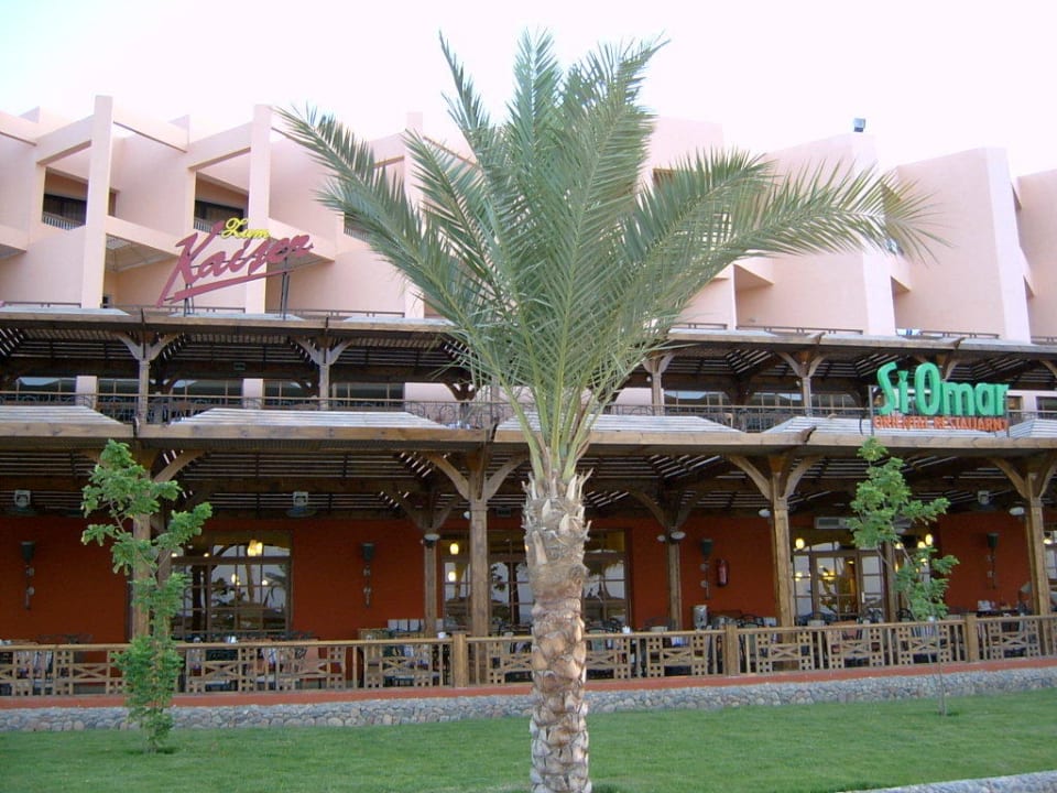 Außenansicht der verschiedenen Restaurants Beach Albatros Resort