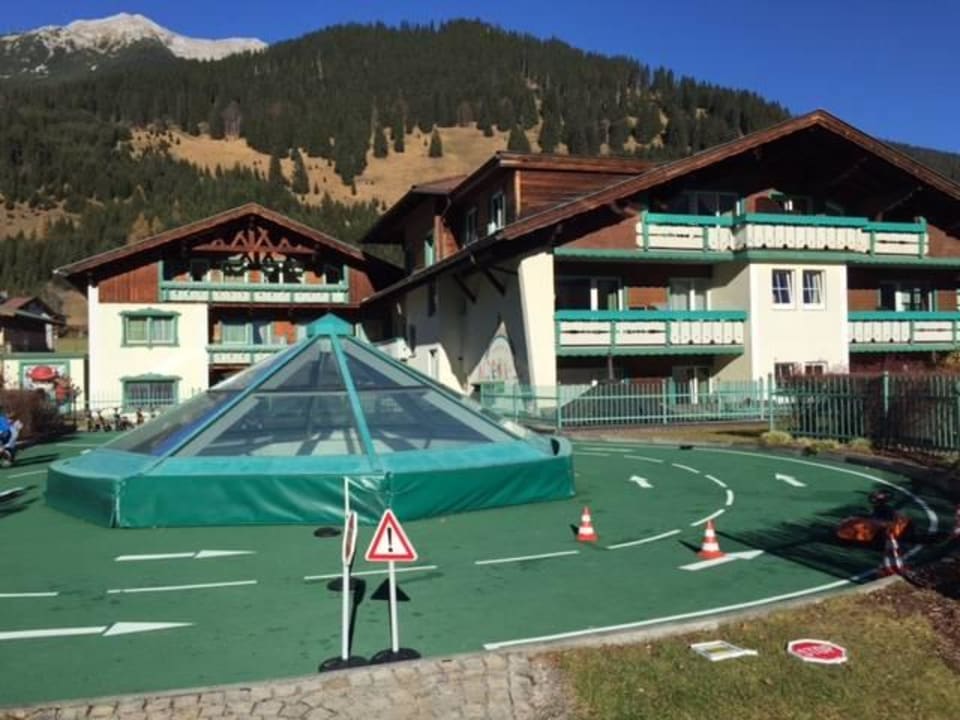 Fahrrad / Laufrad / Bobbycar Parcour Alpenrose - Familux Resort