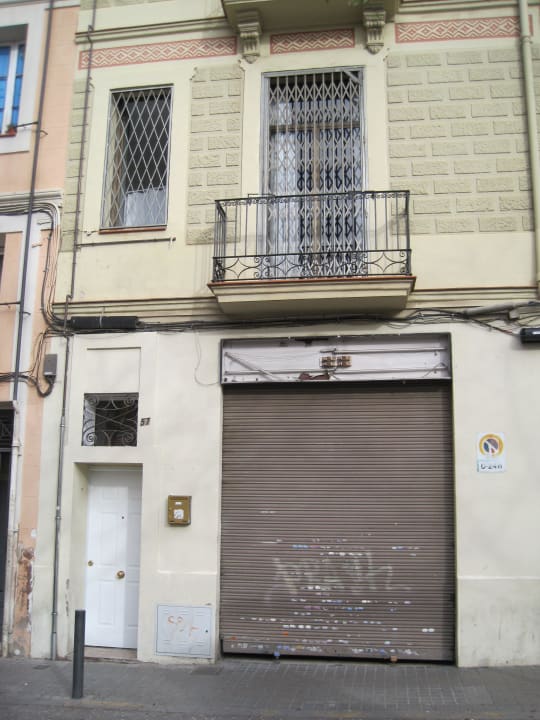 Das Hotel ist ein Geheimtipp - kein Schild Apartments Caseta Gracia