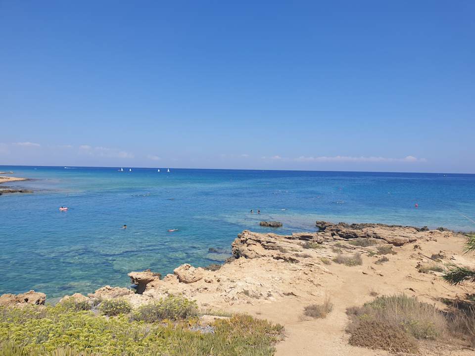 Strand Crystal Springs Beach Hotel