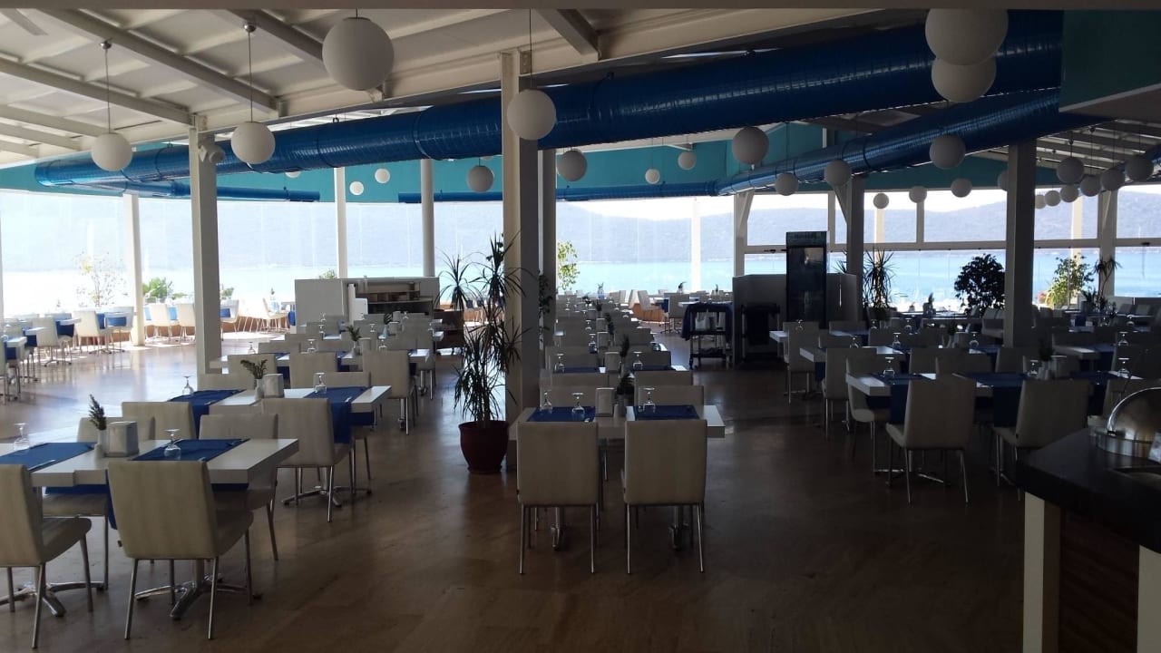 Restaurant mit Ausblick aufs Meer Bodrum Holiday Resort & Spa