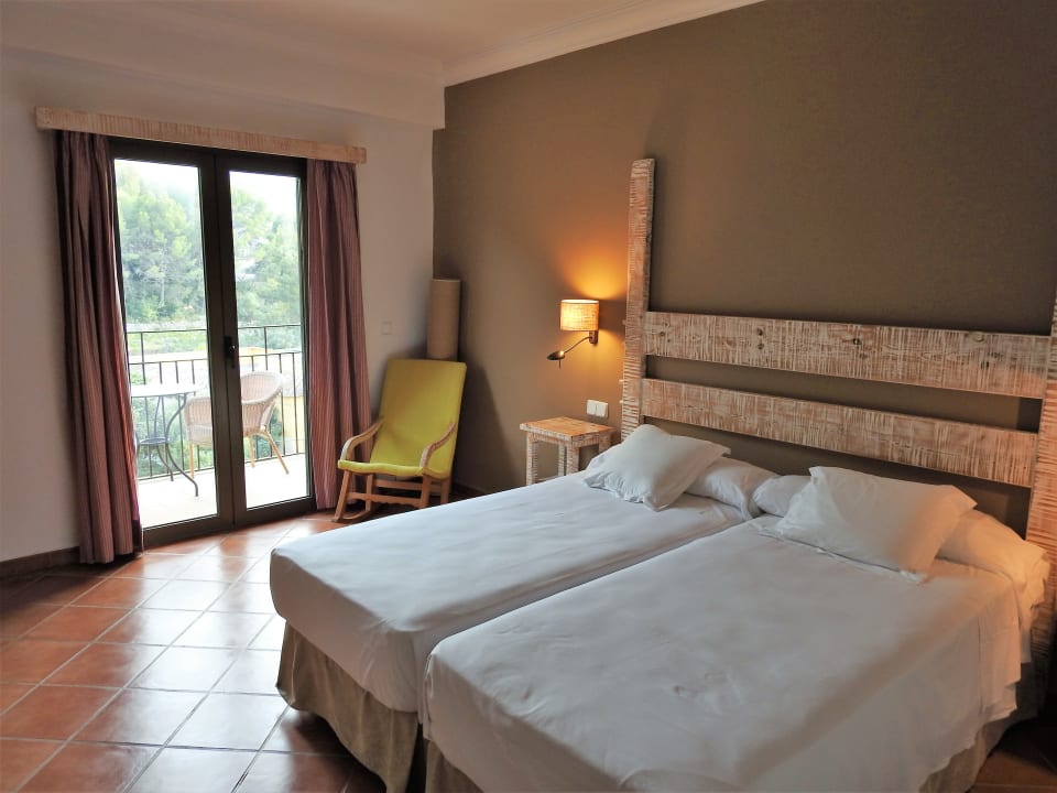 Zimmer Hotel Es Port