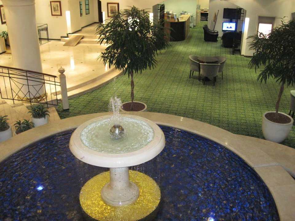 Фонтан Hotel Moscow Marriott Grand