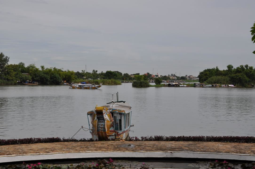 Blick auf Parfümfluss Hotel Huong Giang