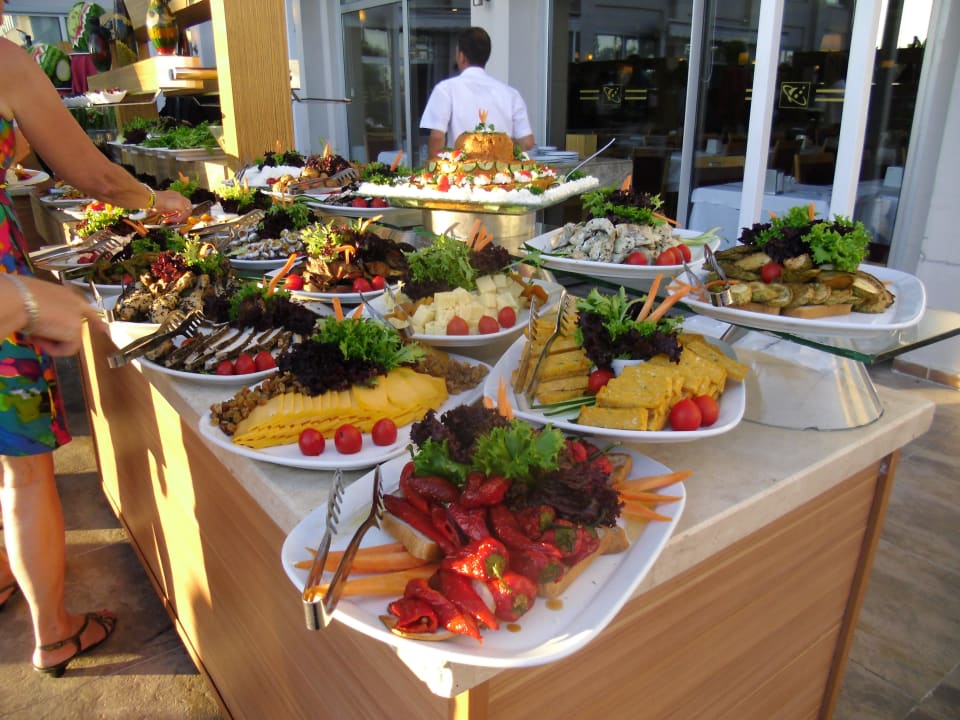 Sehr lecker, so viel Auswahl Saturn Palace Resort Hotel