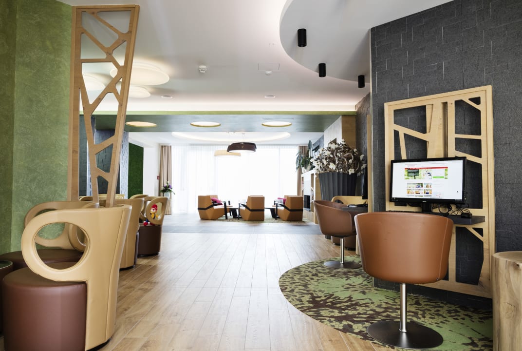 Lobby AIGO welcome family
