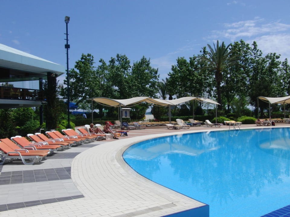 Teil der Poolanlage Le Jardin Resort