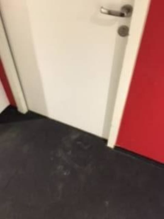 Eingangstüre Hotelzimmer Pannonia Tower