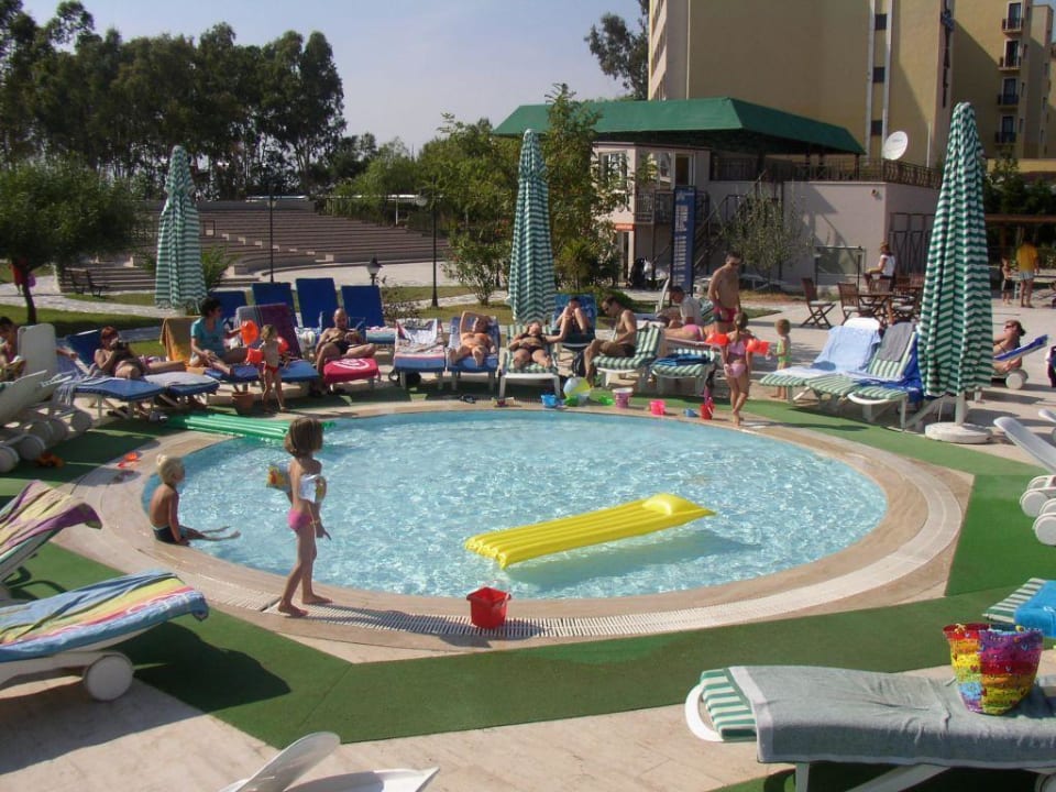 Kinder Pool am Haupthaus Club Yali Hotels & Resort