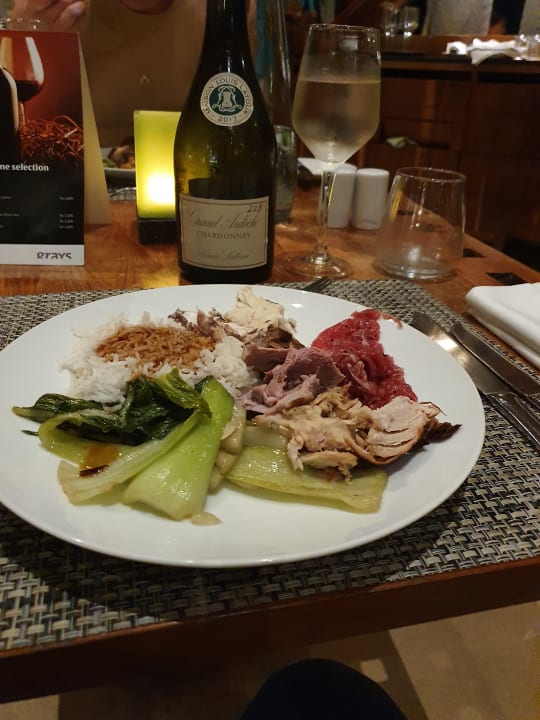 Gastro Sands Suites Resort & Spa