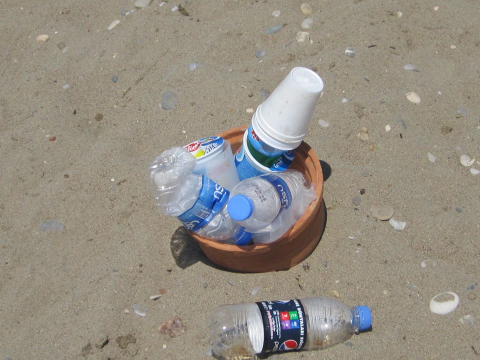 Müll am Strand Crystal Waterworld
