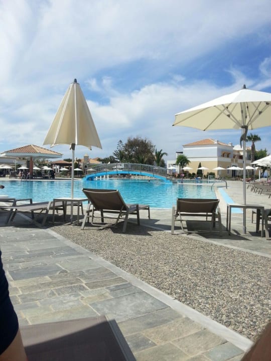 Pool am Haupthaus Neptune Luxury Resort
