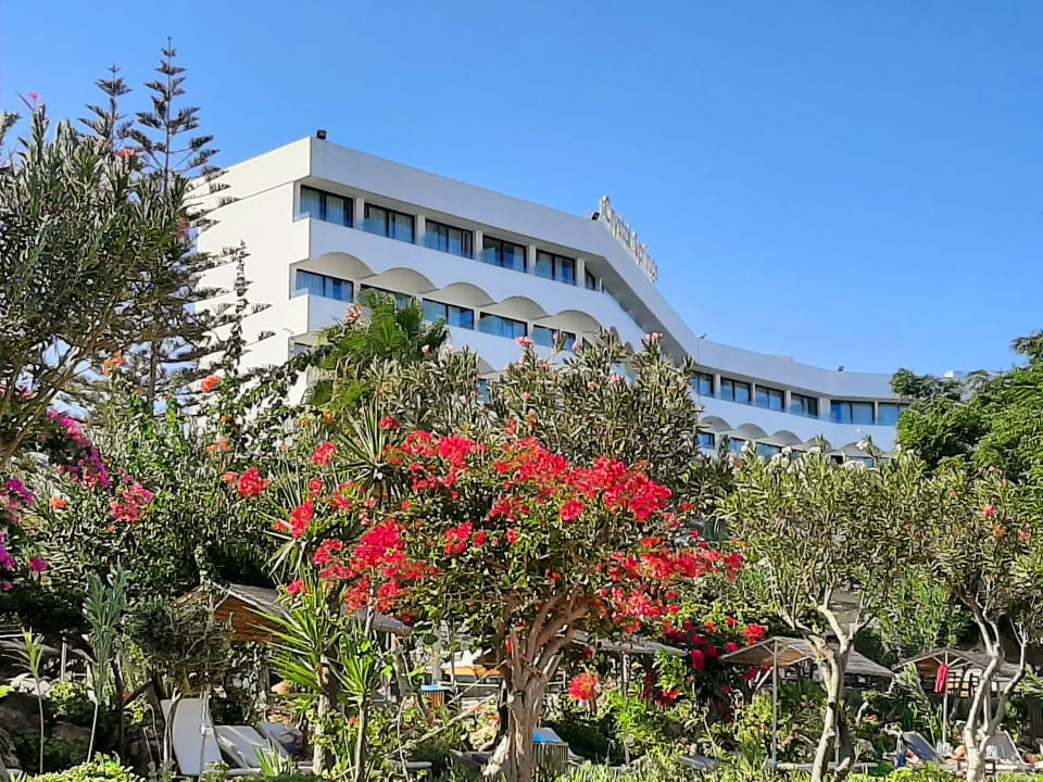 Außenansicht Crystal Springs Beach Hotel