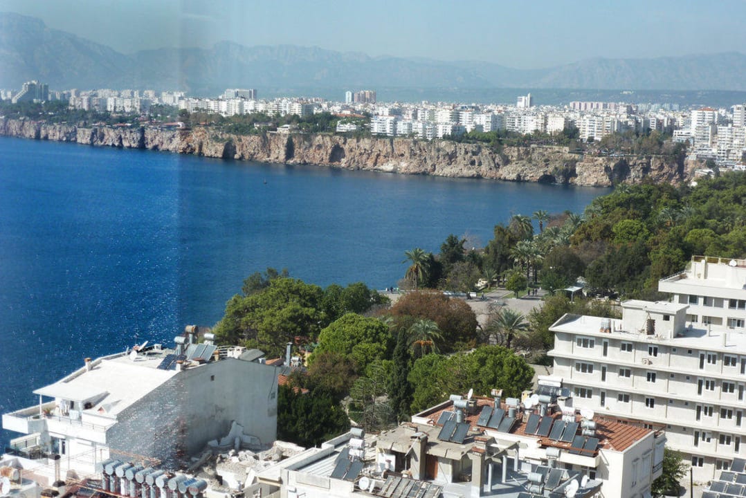 Blick vom 11. Stock, rechte Gebäudeseite Ramada Plaza by Wyndham Antalya