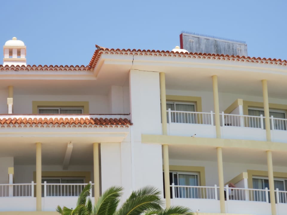 Risse in der Fassade Hotel Riu Arecas - Adults only