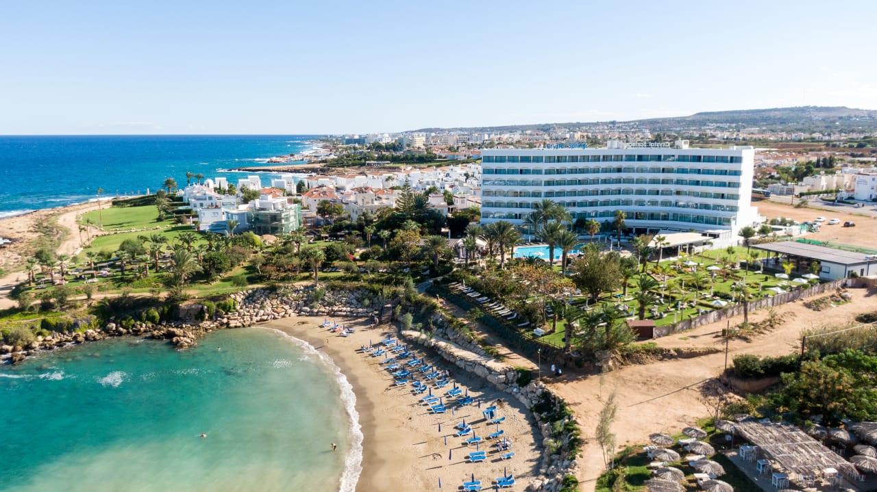 Außenansicht Crystal Springs Beach Hotel