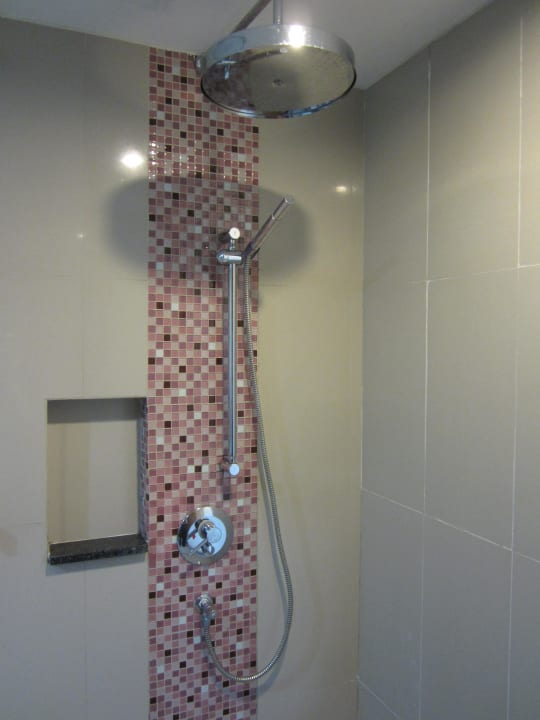 Regendusche Avani Ao Nang Cliff Krabi Resort