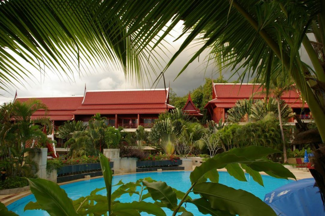 Blick auf Pool  Chada Thai Village Resort