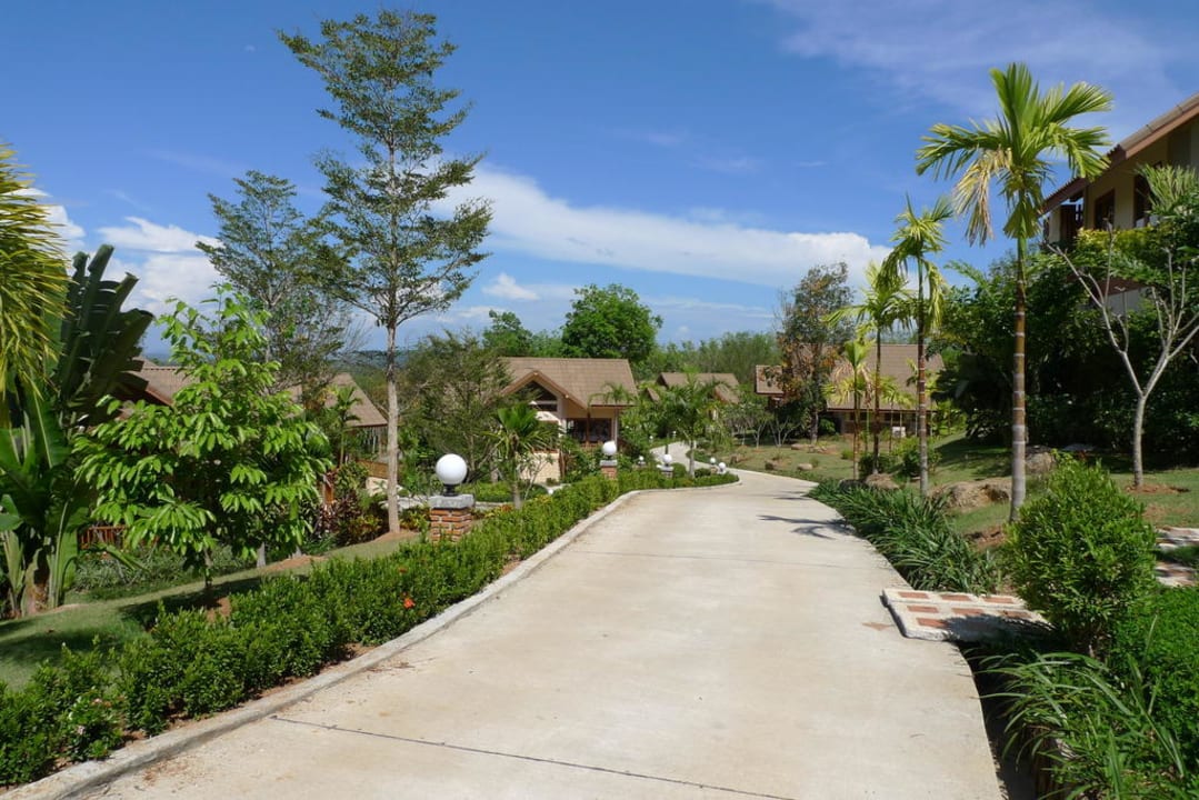 Blick in die Anlage Hotel Chalong Chalet Resort And Longstay