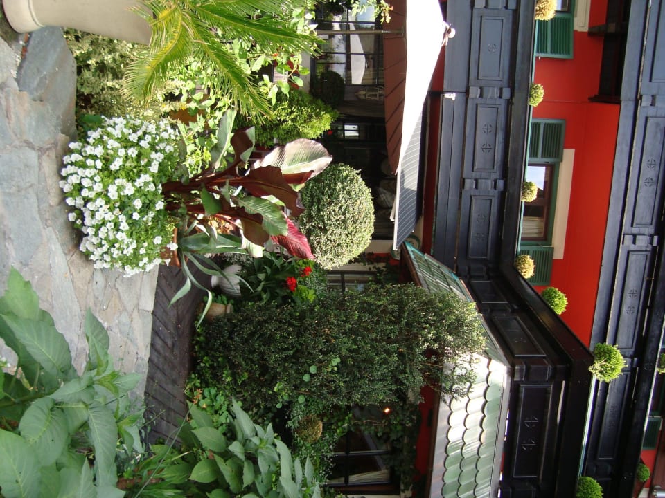 Liebevoll gestalteter Garten Bruggwirt