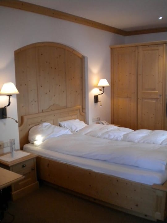 Double bed in single room Hotel Alpenhof