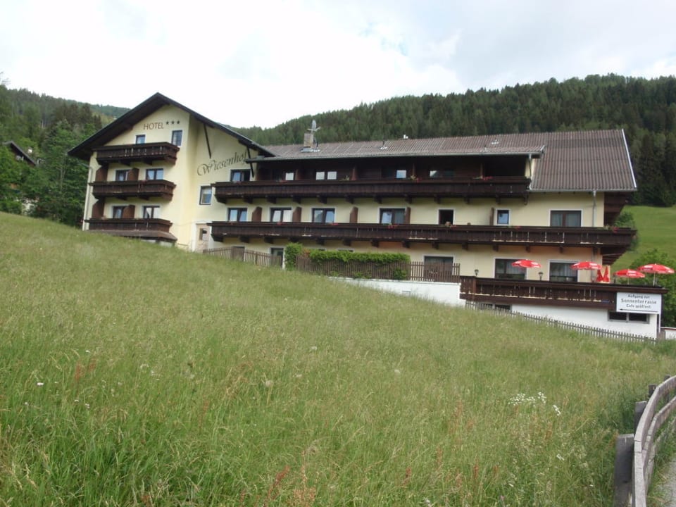 Отель "Визенхоф" в Мидерсе Hotel Wiesenhof