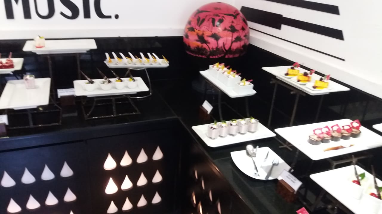 Gastro Club Hotel Dolphin