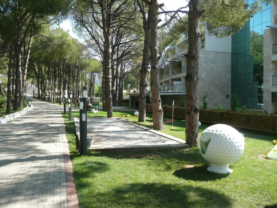 Minigolfanlage hinter dem Hotel Paloma Pasha