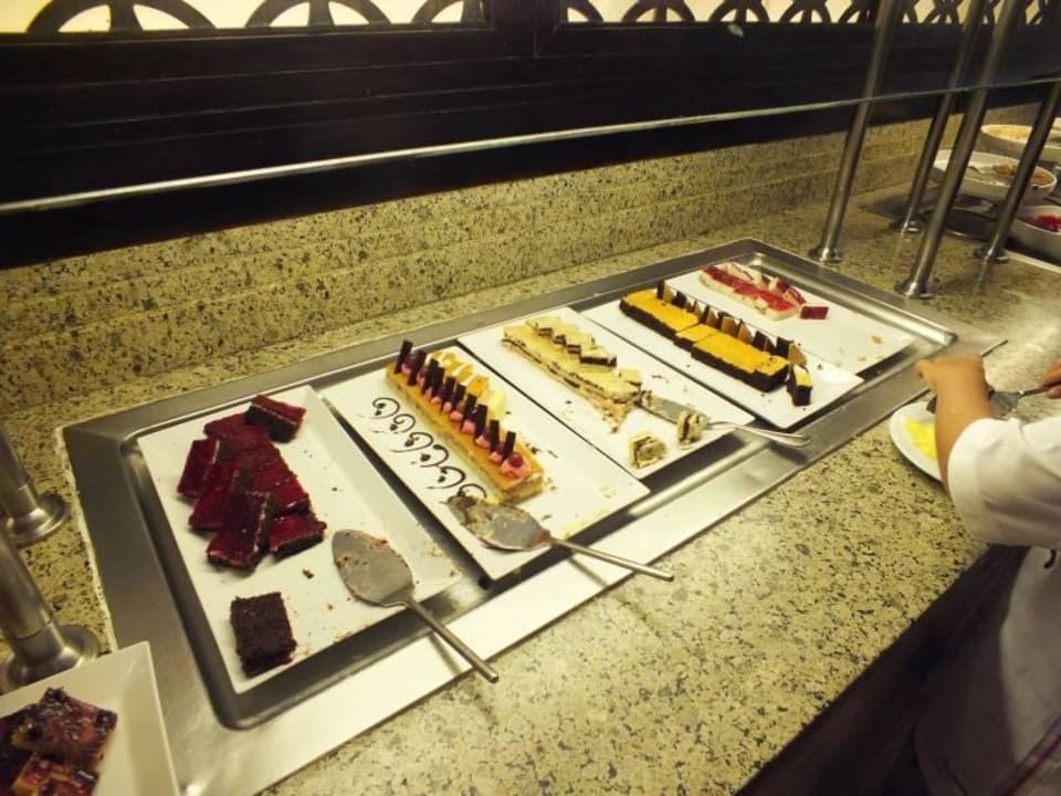 Wieczorne desery. JAZ Aquamarine Resort